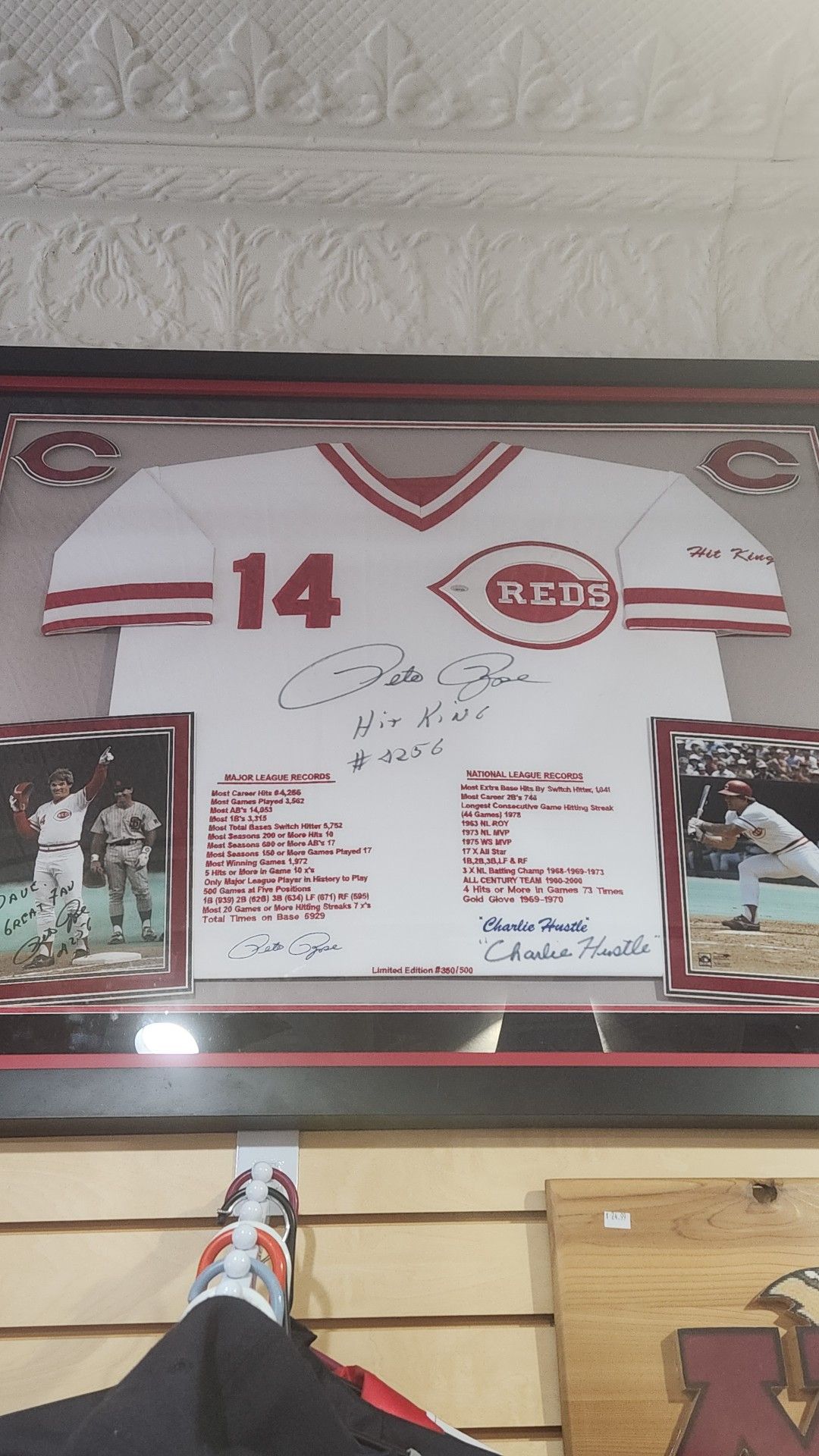 Pete Rose signed Reds jersey display